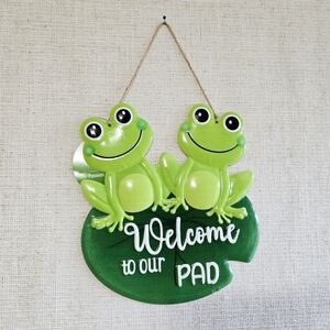 GARDEN COLLECTION Indoor/Outdoor Spring Smiley Frogs Decor